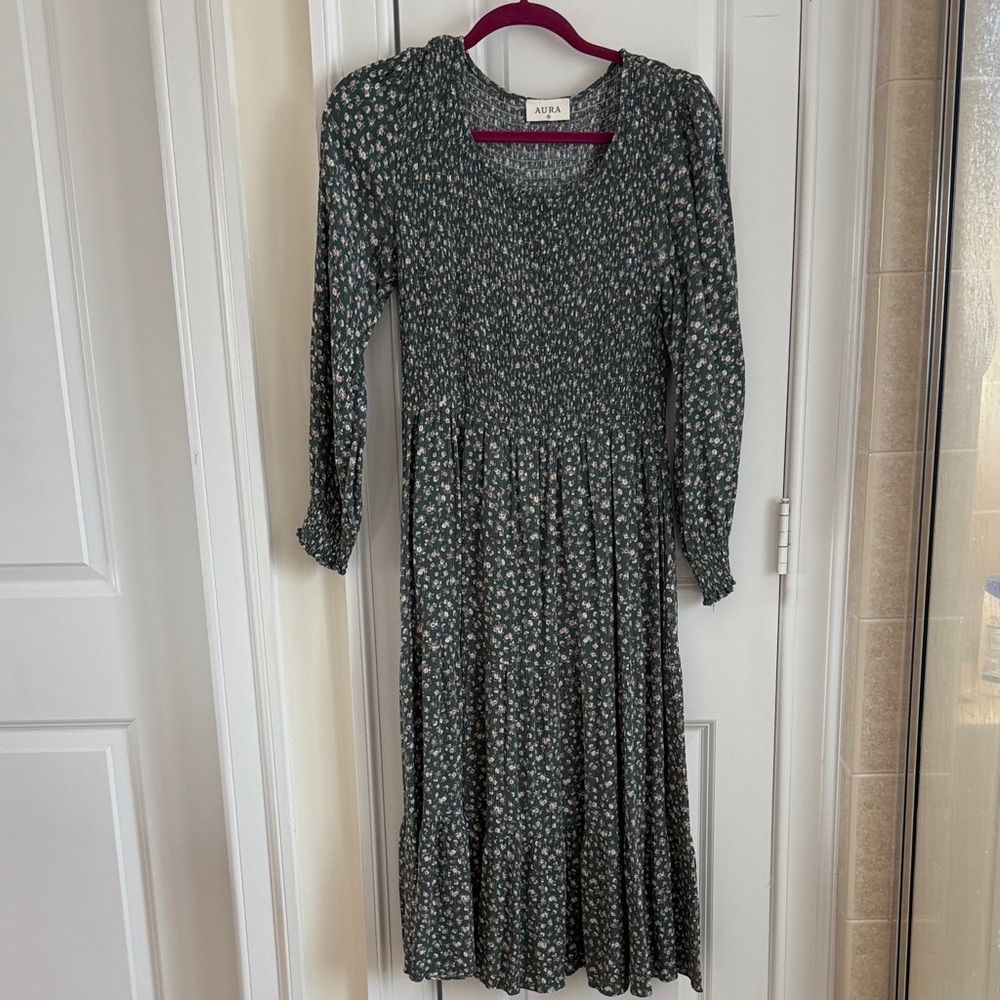 Aura Size M Dress